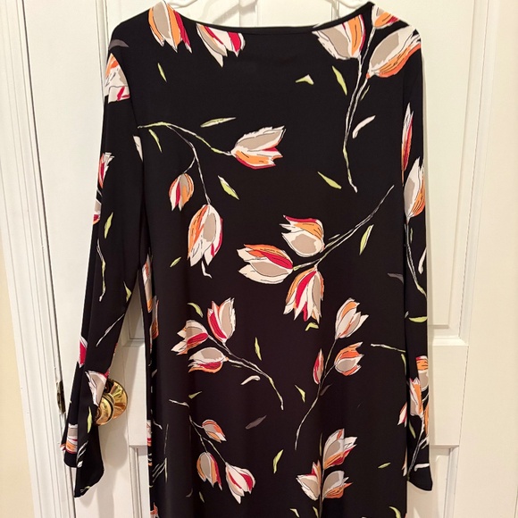 Black dress with fun floral pattern size XL. Cute fit - like new - Picture 1 of 6